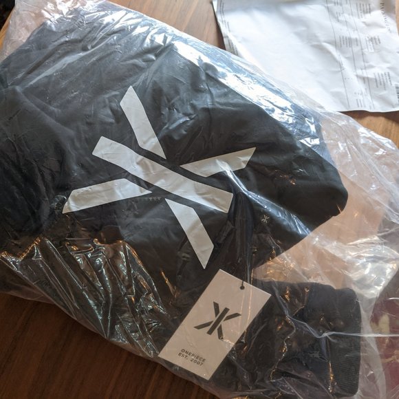 Ultimate Travel Jumpsuit ONEPIECE Legacy - NWT - Picture 11 of 14